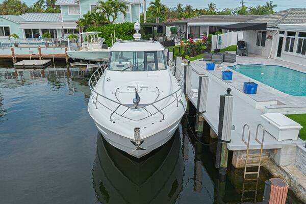 2012 Cruisers Yachts 49