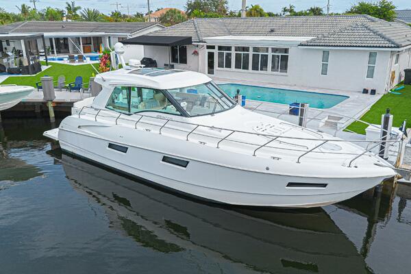 49ft Cruisers Yachts Yacht For Sale