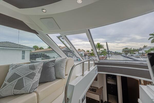 49ft Cruisers Yachts Yacht For Sale