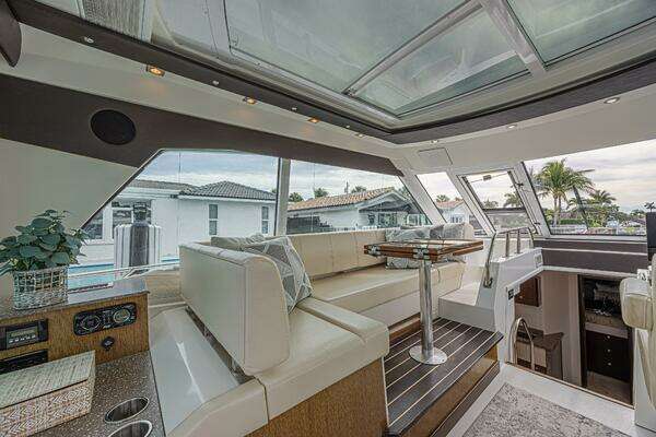 Cruisers Yachts 48 Cantius Yacht For Sale