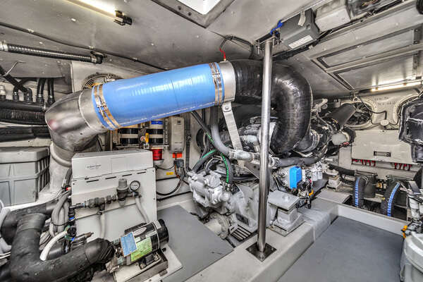 Azimut 64 FLY Yacht For Sale