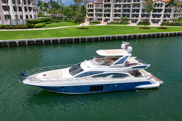 Azimut 64 FLY Yacht For Sale