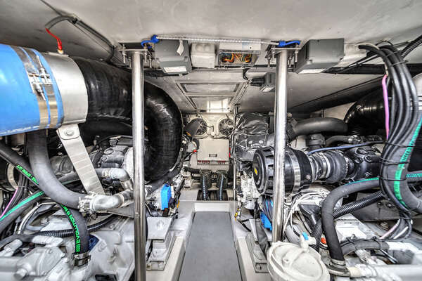 Azimut 64 FLY Yacht For Sale