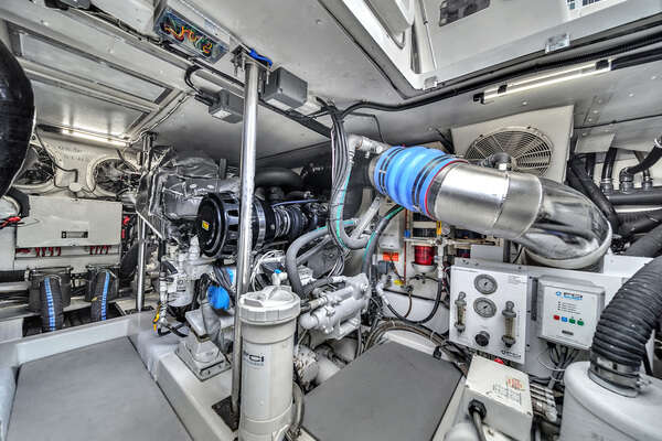 Azimut 64 FLY Yacht For Sale