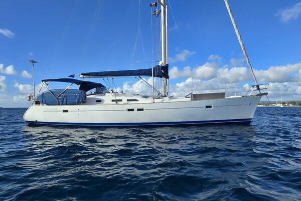 High Mana 47ft Beneteau Yacht For Sale