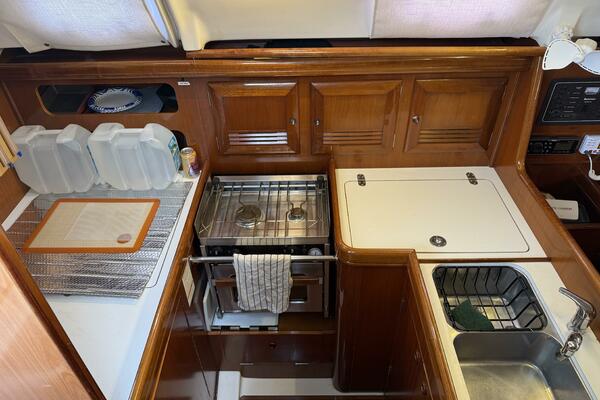 Sol Mates 36ft Beneteau Yacht For Sale