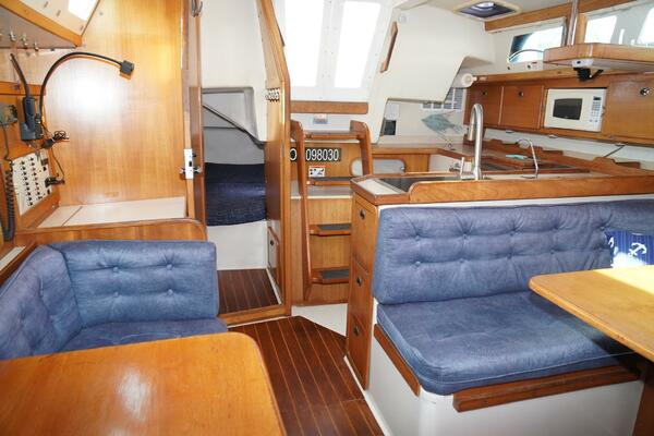Beach Music 39ft Catalina Yacht For Sale