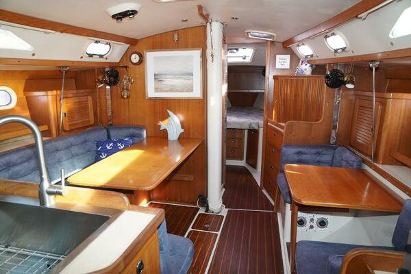 Beach Music 39ft Catalina Yacht For Sale
