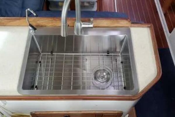 Beach Music 39ft Catalina Yacht For Sale