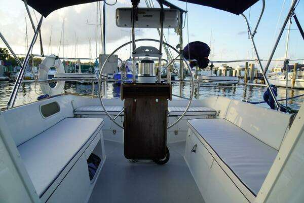 Photo of the 2000 Catalina 36 Mkll "Beach Music"