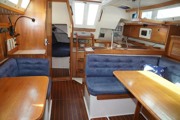 Beach Music 39ft Catalina Yacht For Sale