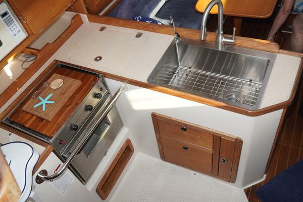 Beach Music 39ft Catalina Yacht For Sale