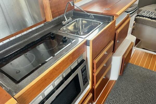 Yachtpuppy 32ft Cutwater Yacht For Sale