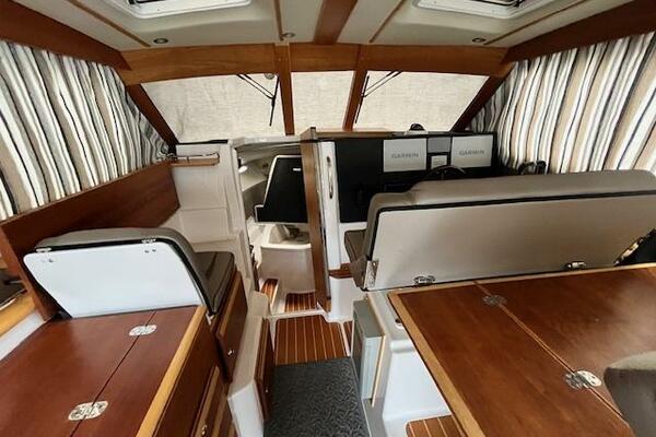 Yachtpuppy 32ft Cutwater Yacht For Sale