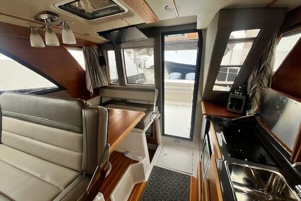 Yachtpuppy 32ft Cutwater Yacht For Sale