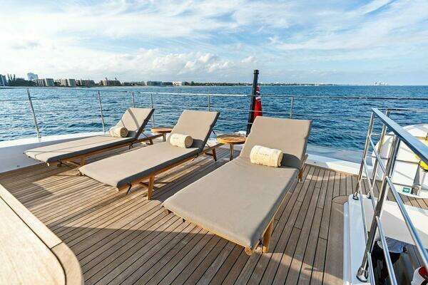 Custom Line CL120 Yacht For Sale