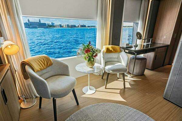 Custom Line CL120 Yacht For Sale