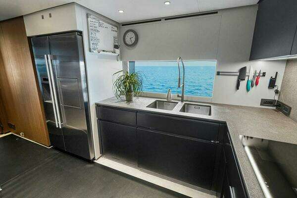 Custom Line CL120 Yacht For Sale