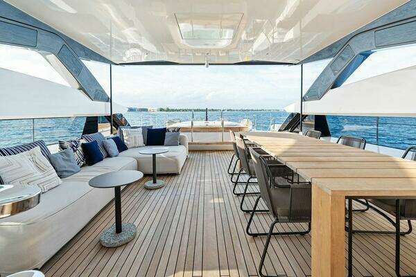 Custom Line CL120 Yacht For Sale