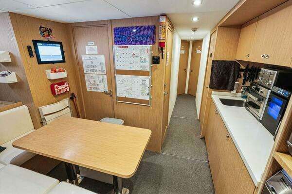 Custom Line CL120 Yacht For Sale