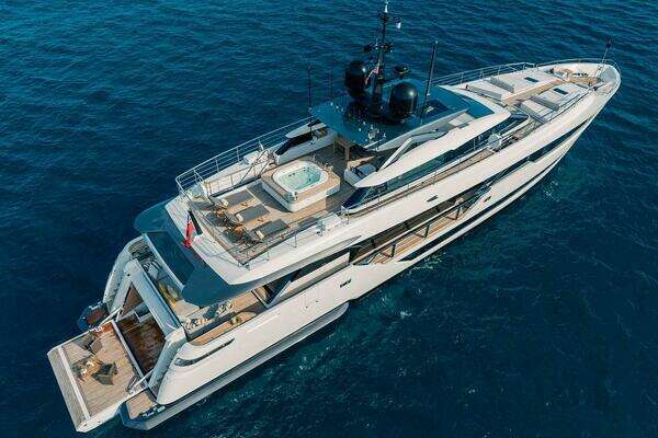 Custom Line CL120 Yacht For Sale