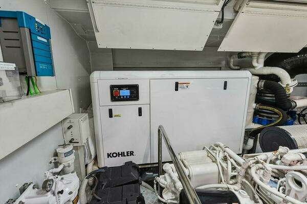 Custom Line CL120 Yacht For Sale