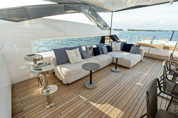 Custom Line CL120 Yacht For Sale