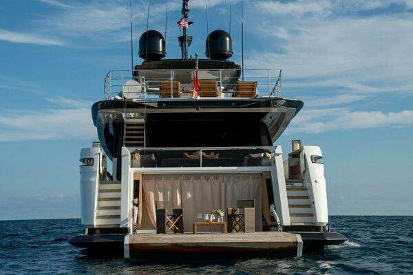 Custom Line CL120 Yacht For Sale