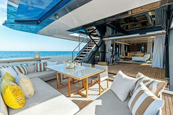 Custom Line CL120 Yacht For Sale