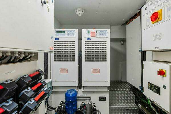 Custom Line CL120 Yacht For Sale