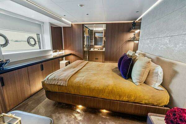 Custom Line CL120 Yacht For Sale