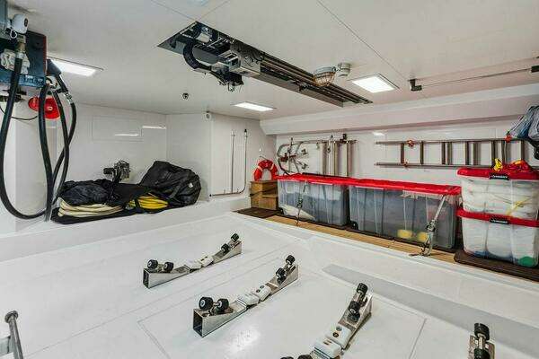 Custom Line CL120 Yacht For Sale