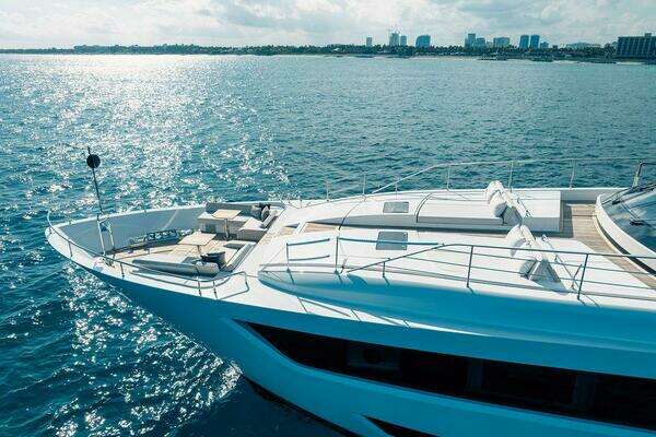 Custom Line CL120 Yacht For Sale