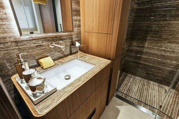 Custom Line CL120 Yacht For Sale