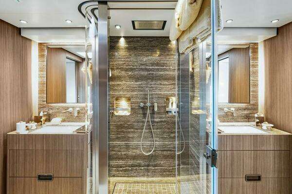 Custom Line CL120 Yacht For Sale