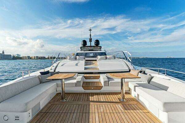 Custom Line CL120 Yacht For Sale