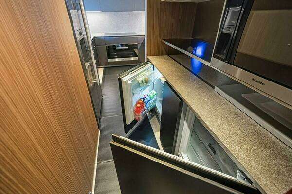 Custom Line CL120 Yacht For Sale