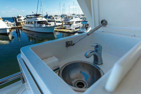 Hargrave Custom 68 open Flybridge Yacht For Sale