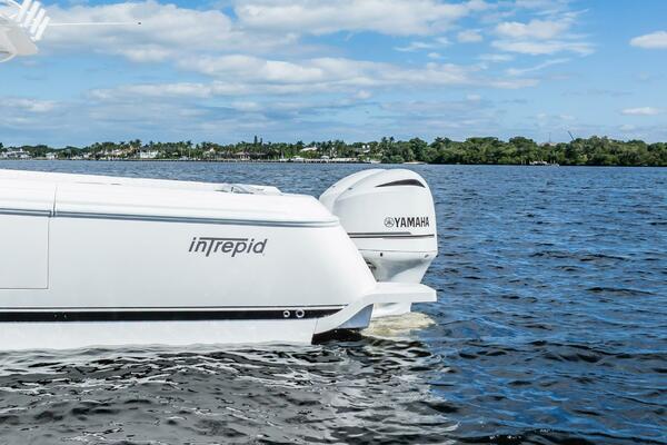 40ft Intrepid Yacht For Sale