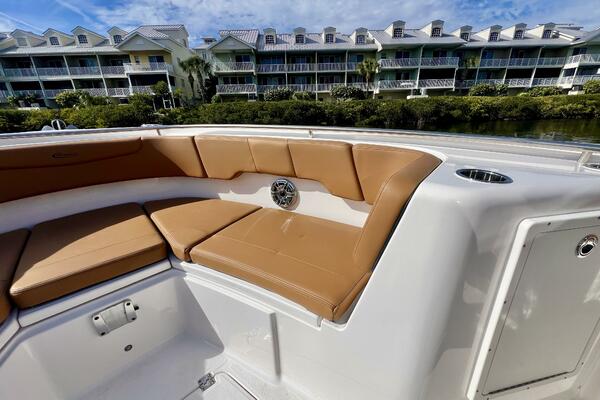 30ft Robalo Yacht For Sale