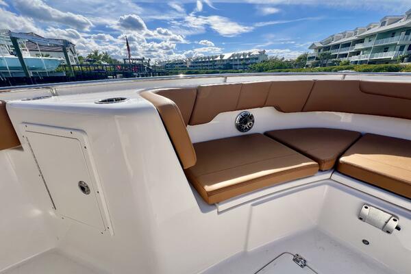30ft Robalo Yacht For Sale