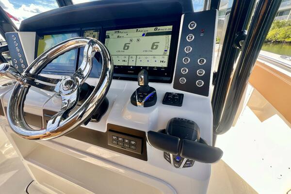 30ft Robalo Yacht For Sale