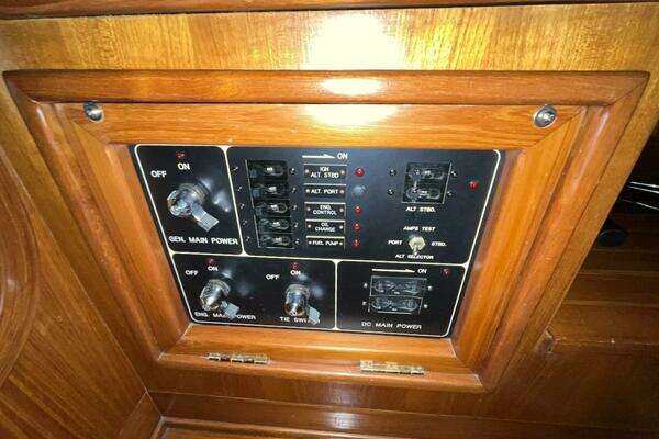 Hylas 49 Yacht For Sale