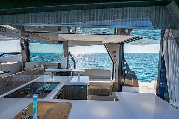 Galeon 500 Fly Yacht For Sale