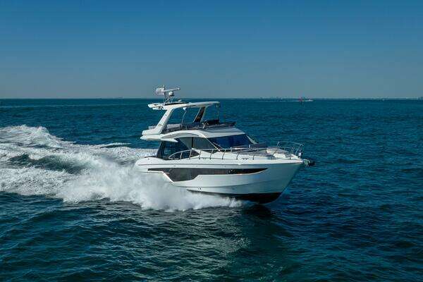 Galeon 500 Fly Yacht For Sale