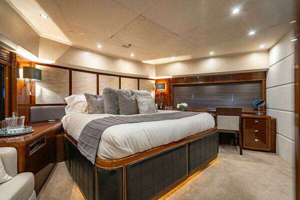 Princess 95 M/Y Yacht For Sale