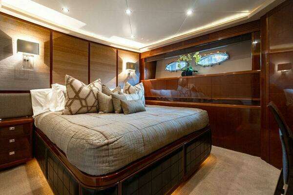 Princess 95 M/Y Yacht For Sale