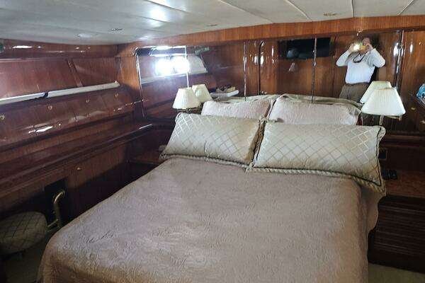 Johnson Flybridge Yacht For Sale