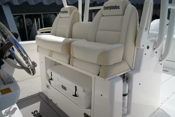 35ft Everglades Yacht For Sale