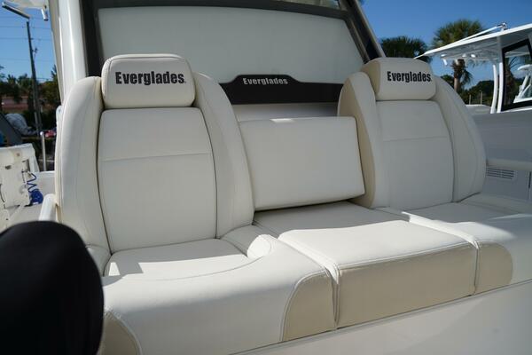 35ft Everglades Yacht For Sale